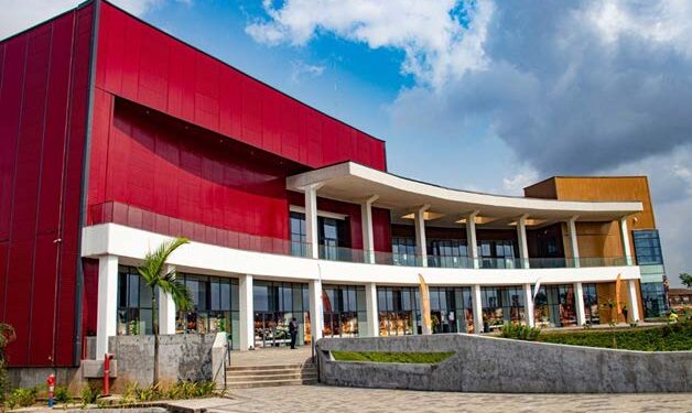 Complexe commercial Douala Grand Mall